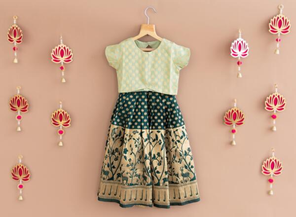 Green pichwai set - Image 2