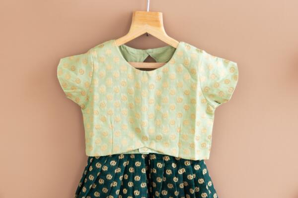 Green pichwai set