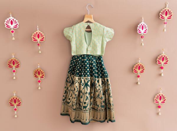 Green pichwai set - Image 3